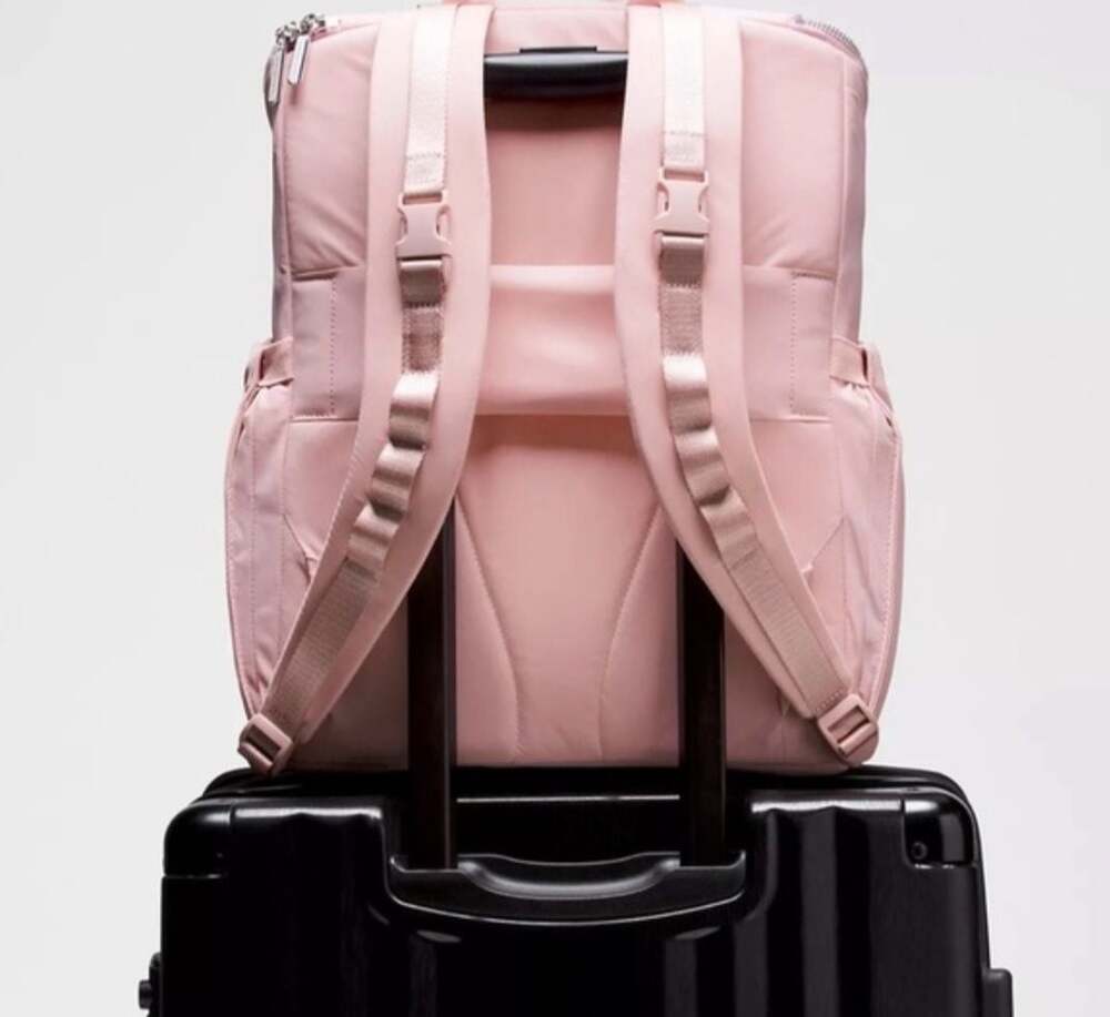 Lululemon New Parent Backpack 17L in Pink Haze Diaper bag - Picture 3 of 8